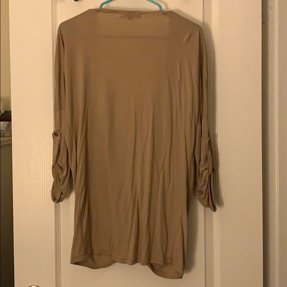 Quarter length cross cross top - Picture 2 of 4